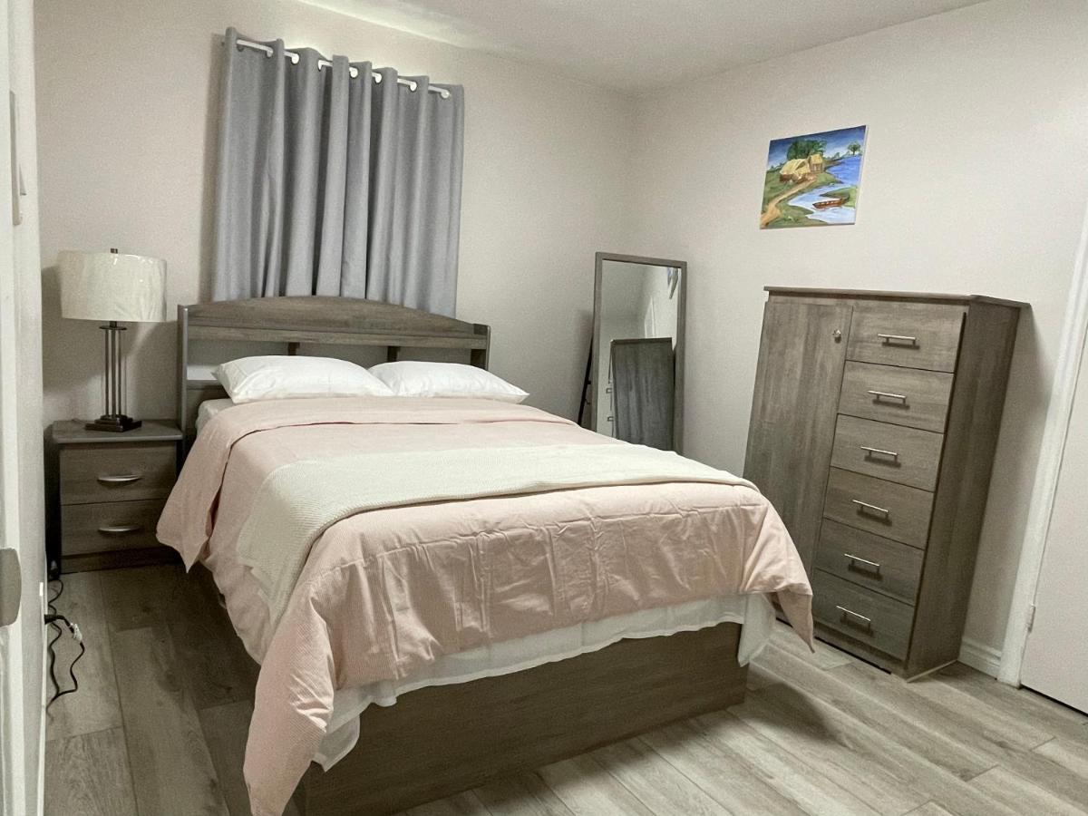 Вилла Luxurious Cozy House In Bluffs With Lake View Торонто Экстерьер фото