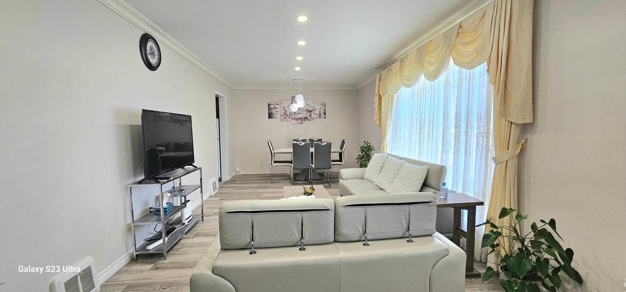 Вилла Luxurious Cozy House In Bluffs With Lake View Торонто Экстерьер фото